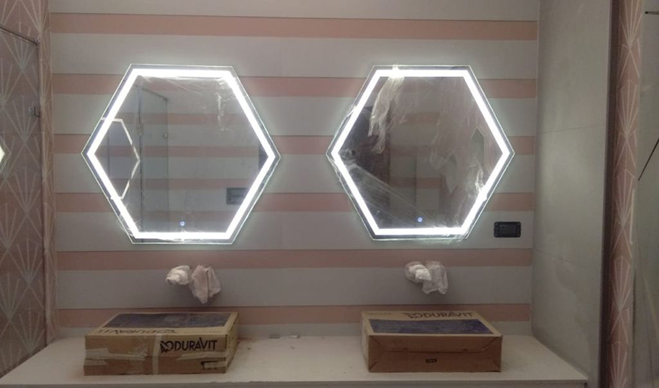 Colour of led mirror