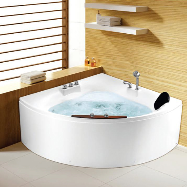 Corner bathtub