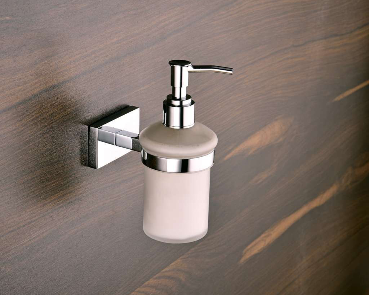 Best bathroom on sale soap dispenser