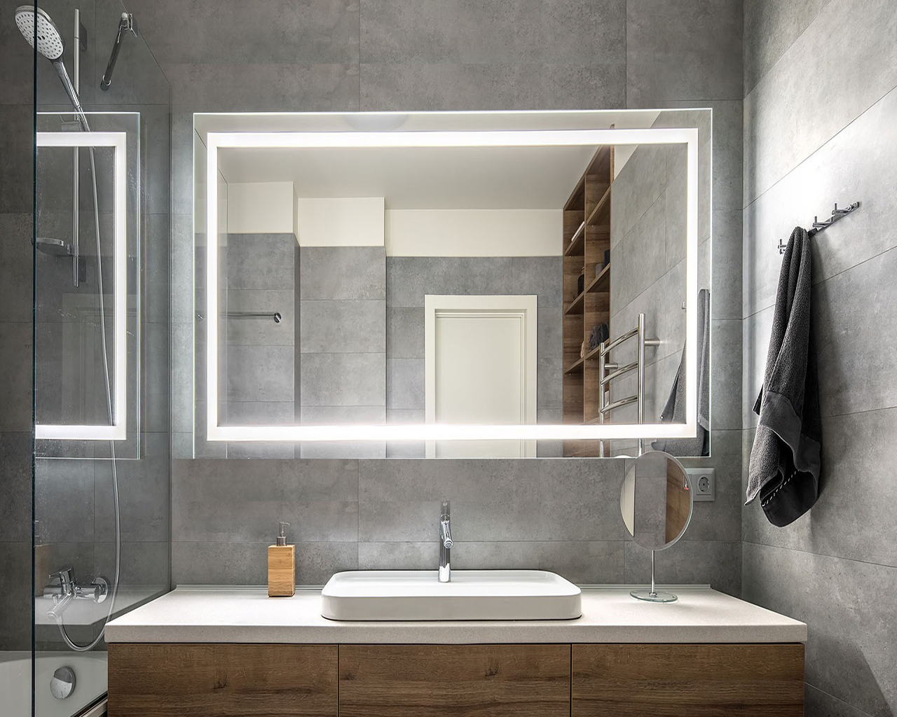 Decorative Bathroom Mirrors: 8 Advantages and Disadvantages